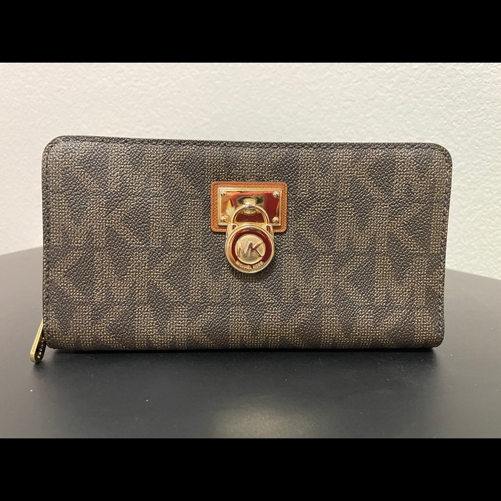Michael Kors wallet